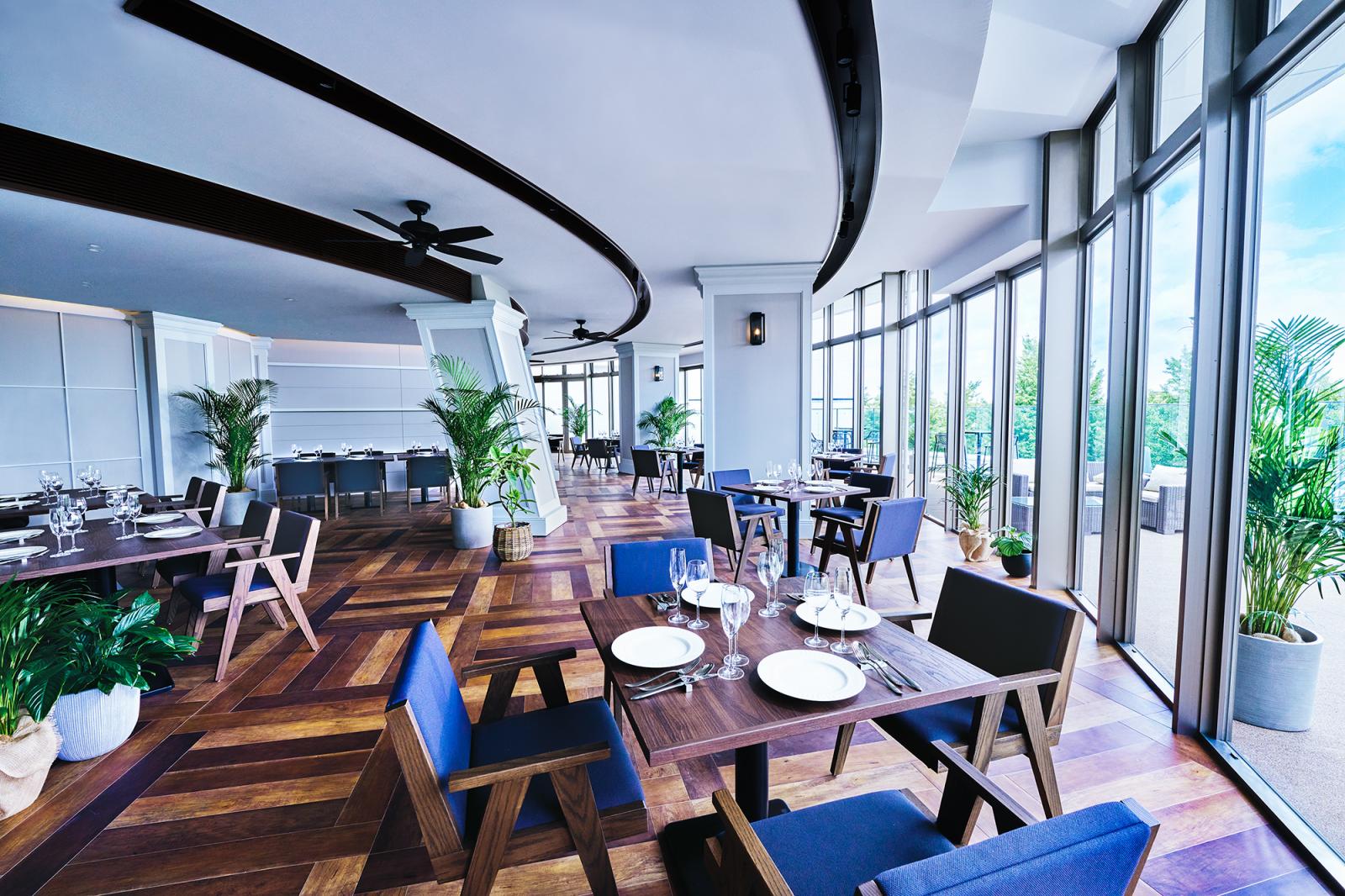 【THE TERRACE】横浜マリンタワー4階にてレストランを営業