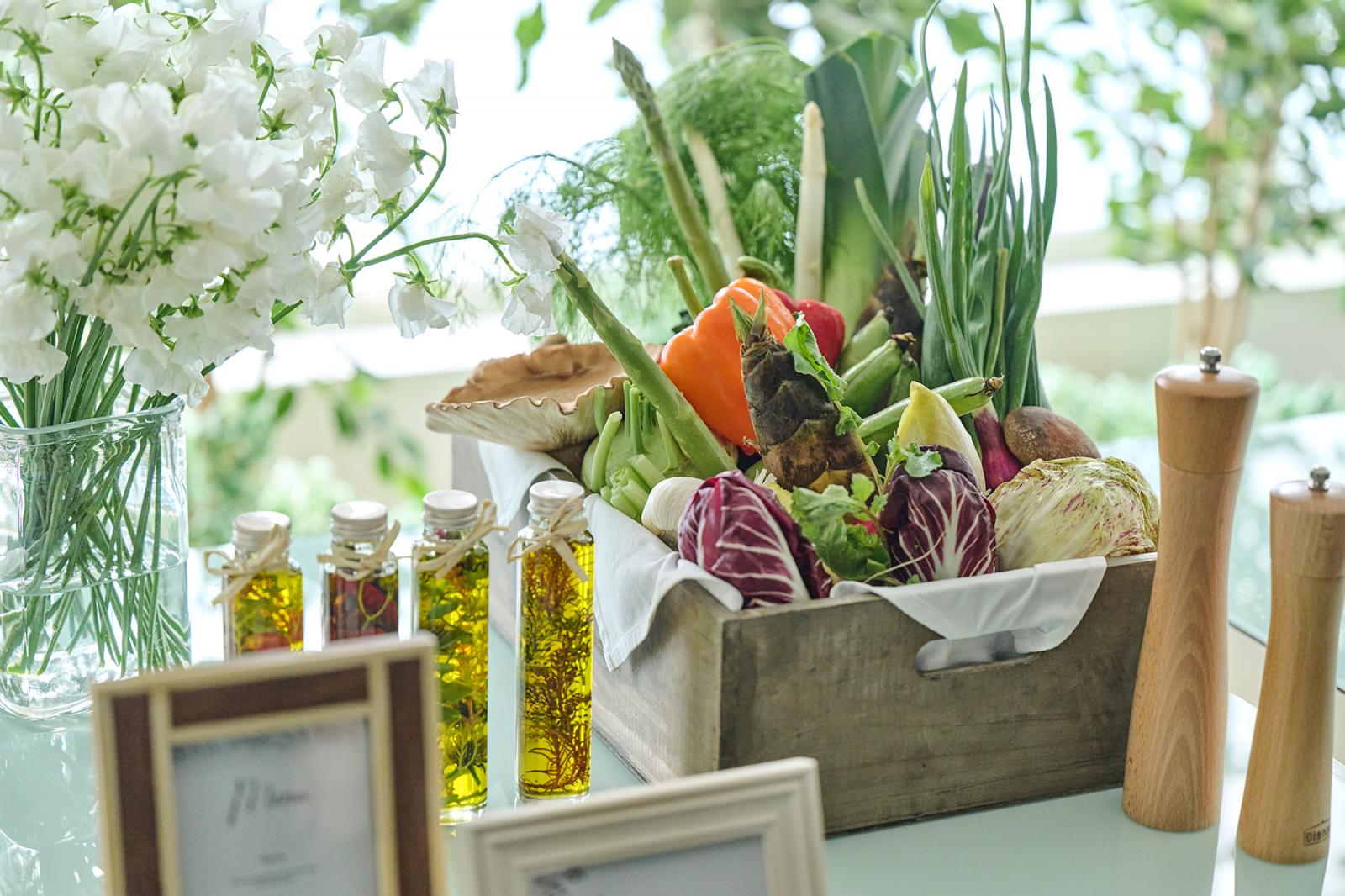 契約農家から直送される安心・安全な食材。育つ過程はもちろん、育てた人の顔も分かる物しか使わない