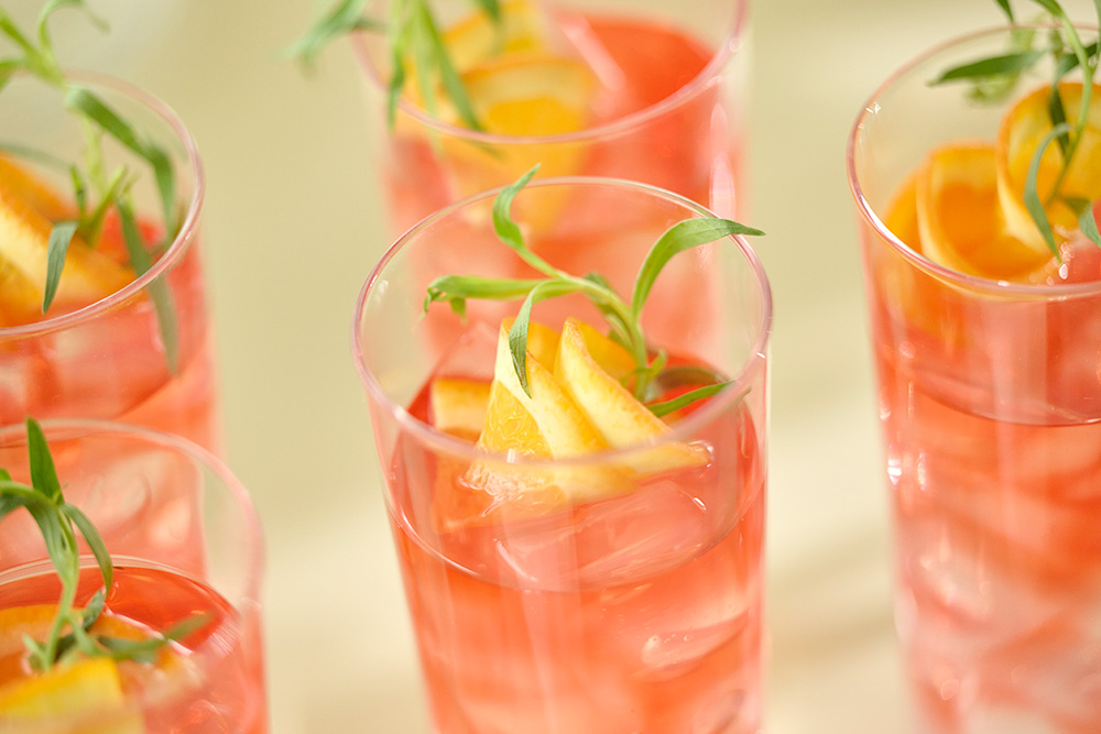 その日のウエディングテーマに合わせたドリンクを用意するのも素敵