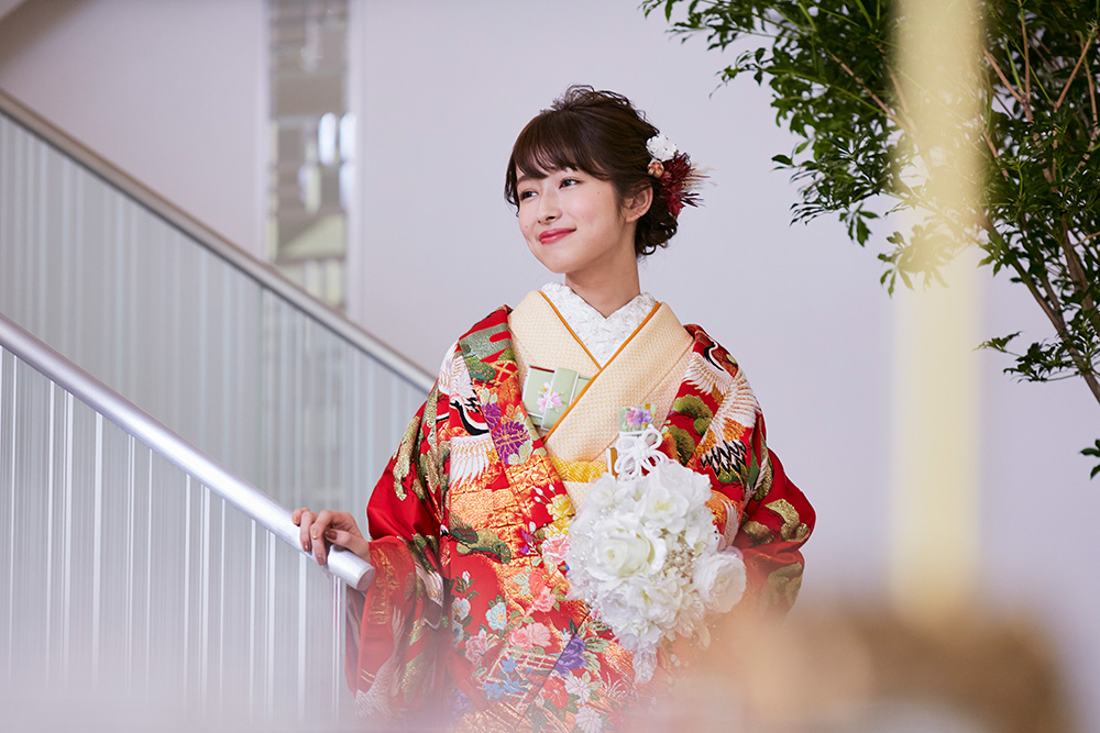 伝統的な和装も自分らしく。小物の色合わせやヘアメイクのアレンジで誰とも違う和の花嫁姿に