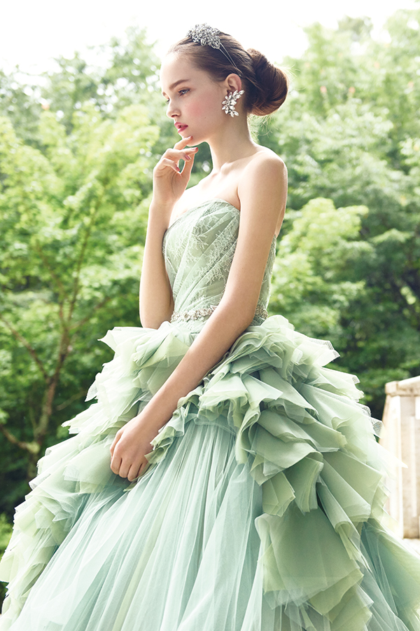 ドレスとアイテム、ヘアメイクで花嫁の印象は大きく変わるもの。当会場はアイテム類も充実しています。