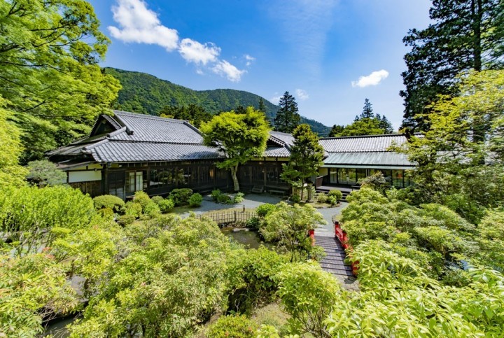 明治28年皇室の御用邸として建てられた菊華荘。