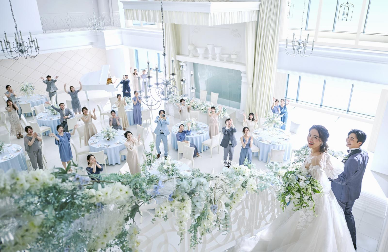 【ラフィネ／120名】２フロア吹抜の広々空間！憧れの階段入場も叶います