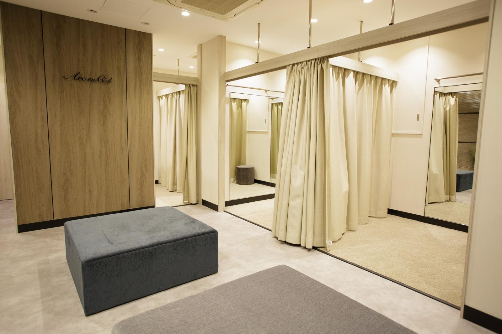 列席者 着付け室