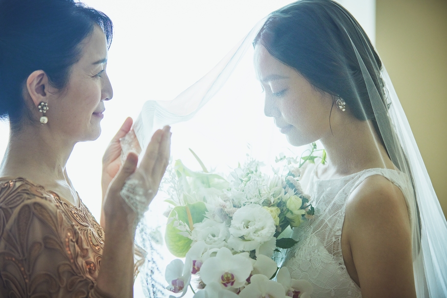 花嫁を送り出す母と娘の大切なひととき