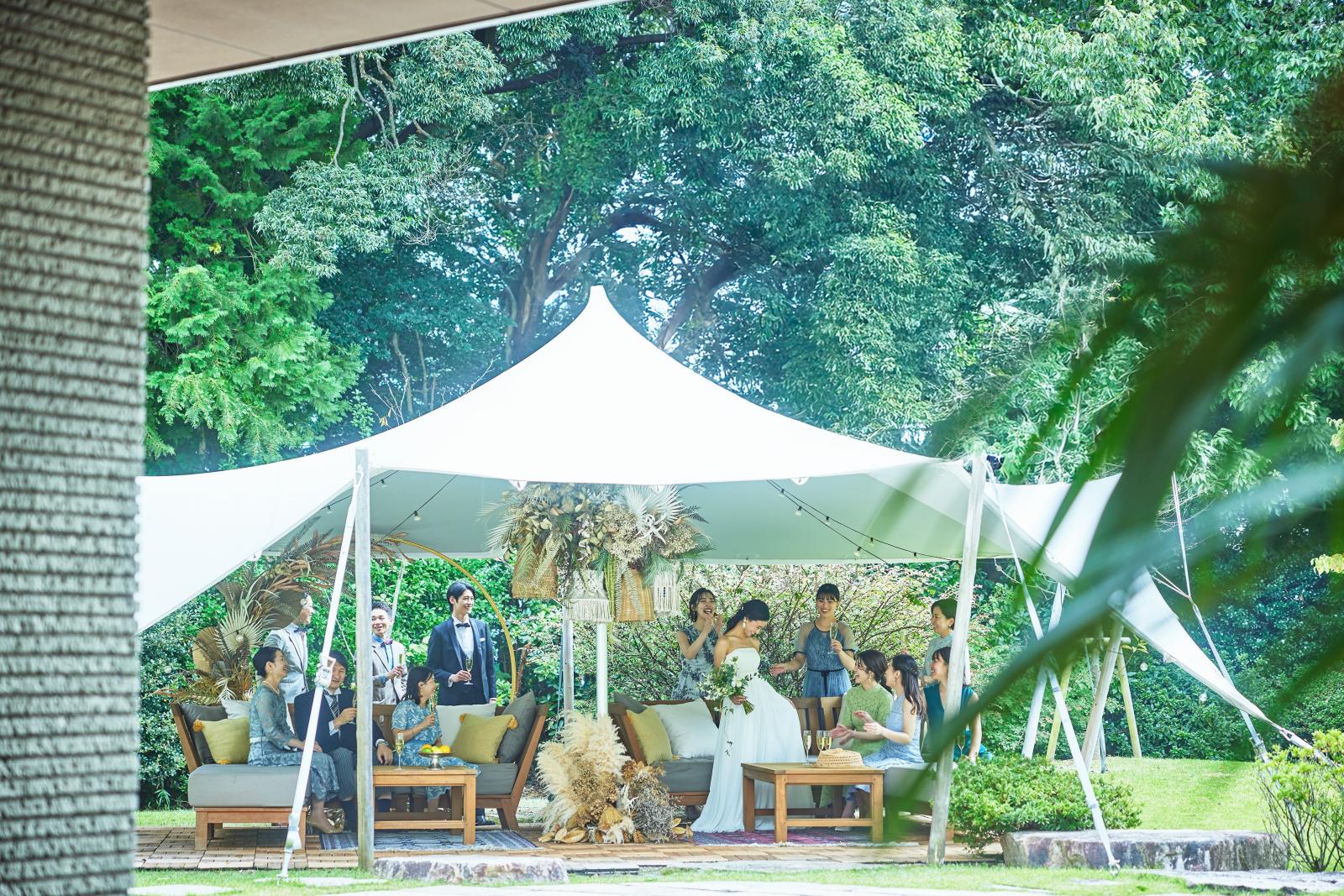 ガーデンテラス付きの邸宅で 圧倒的な非日常感を贅沢に貸し切って