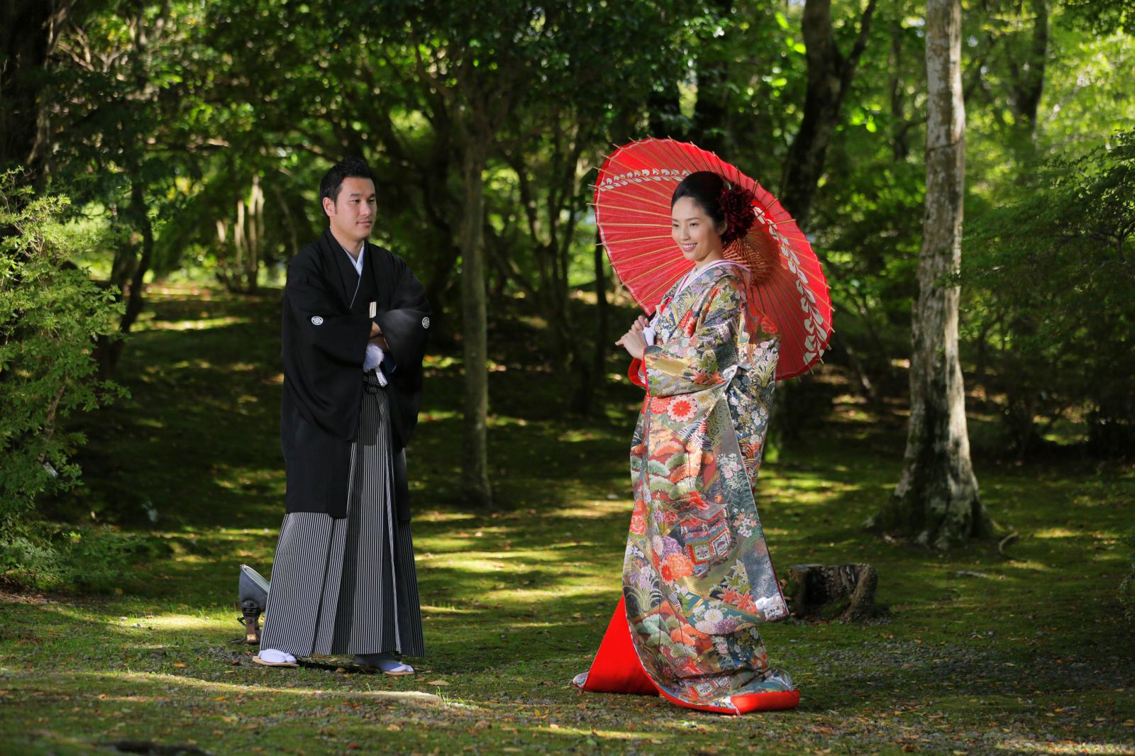 夏には新緑がふたりを包み…
