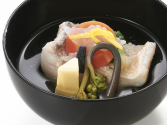 食材の美味しさを彩り鮮やかに仕立てます。