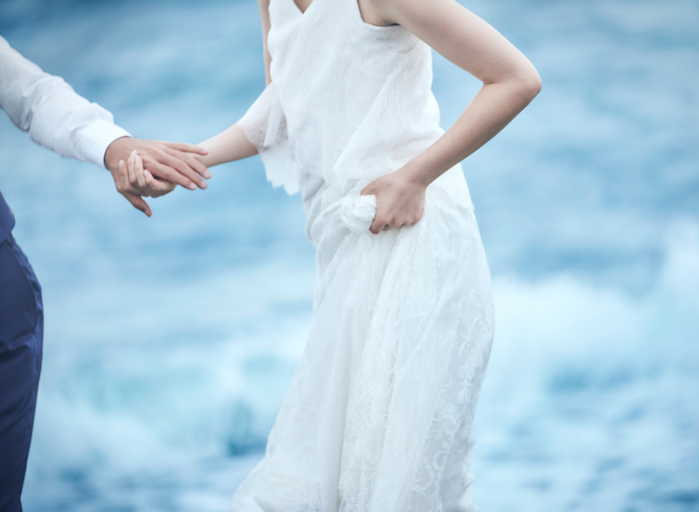 潮風にゆらめく着心地のいいドレスをご提案