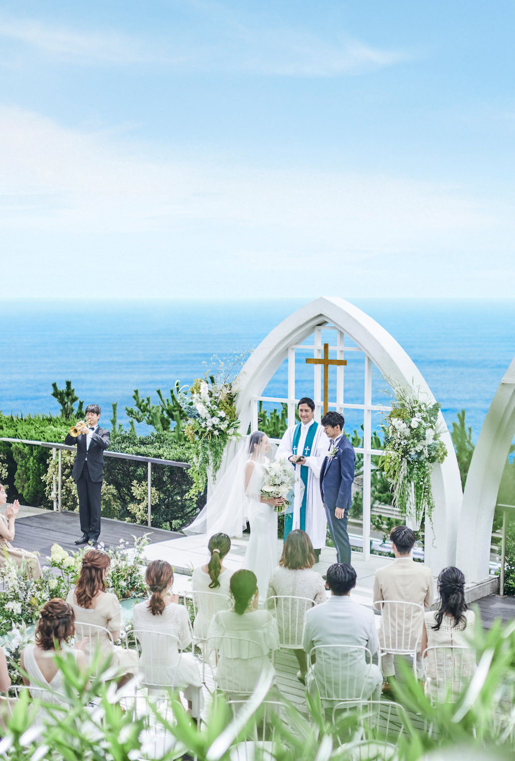 自然とリラックスできる緑あふれるガーデンチャペル