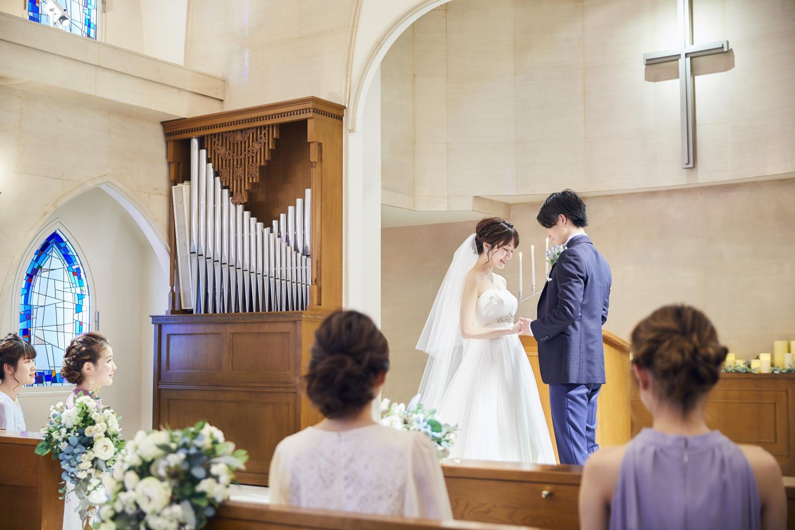 爽やかな緑に囲まれたチャペルで感動の挙式を！