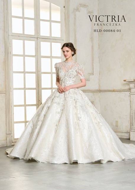 グリッターとビーズレースをふんだんに使用したラグジュアリーstyle