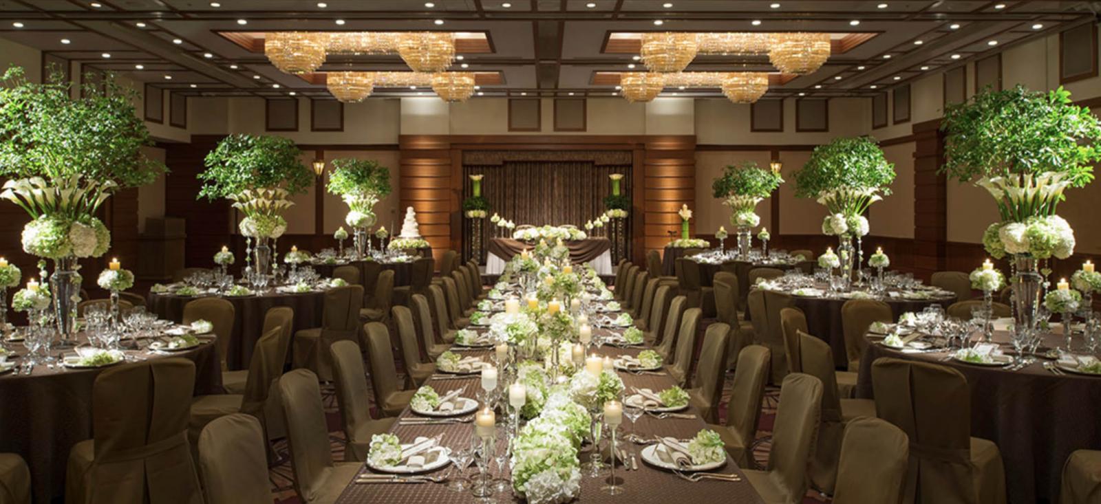クレストホテルのメインバンケットルーム。<br />
大宴会場ならではの光や音の演出に優れた設備を備えています。