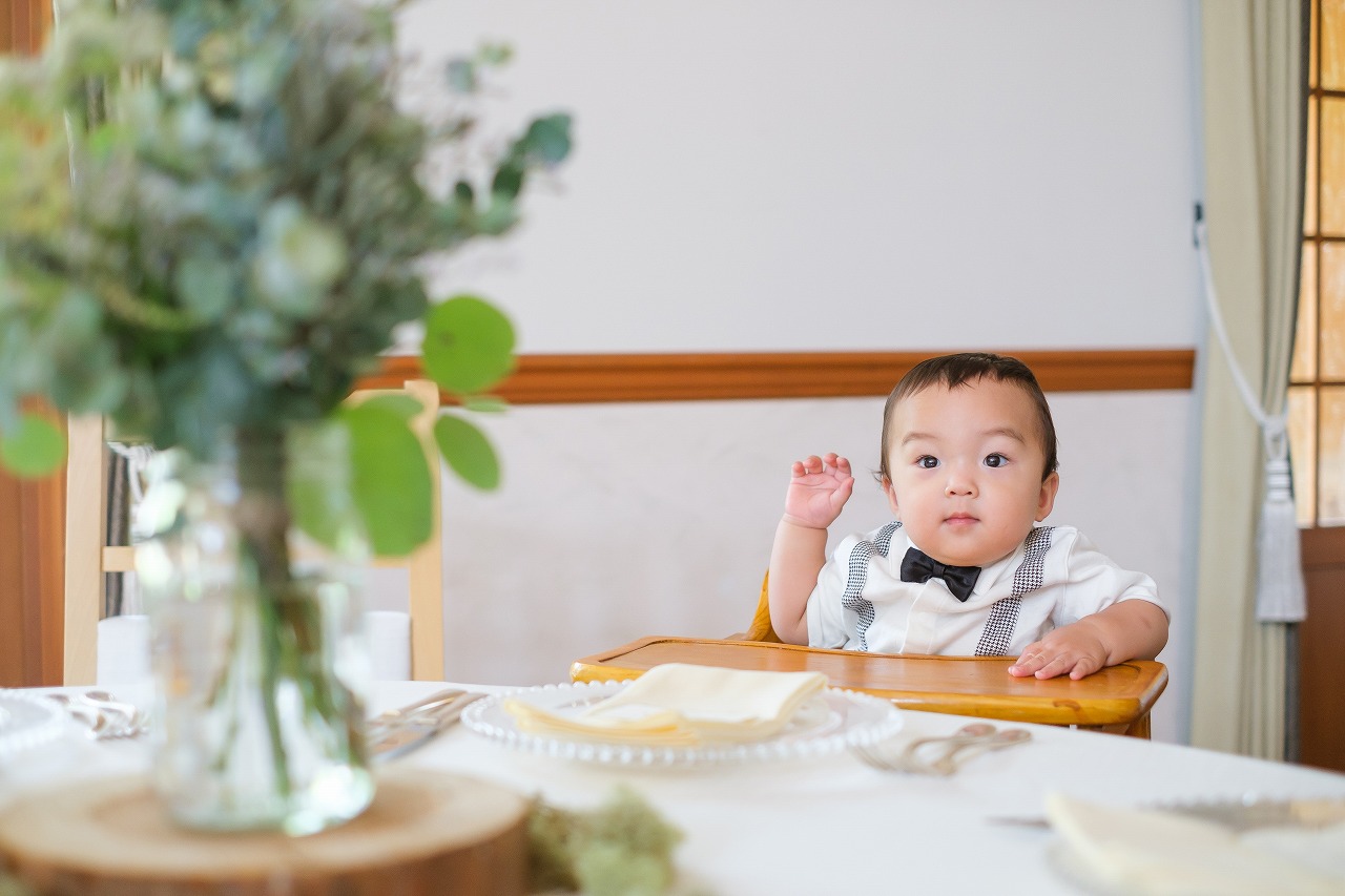 お子様椅子・ベビーベッド完備