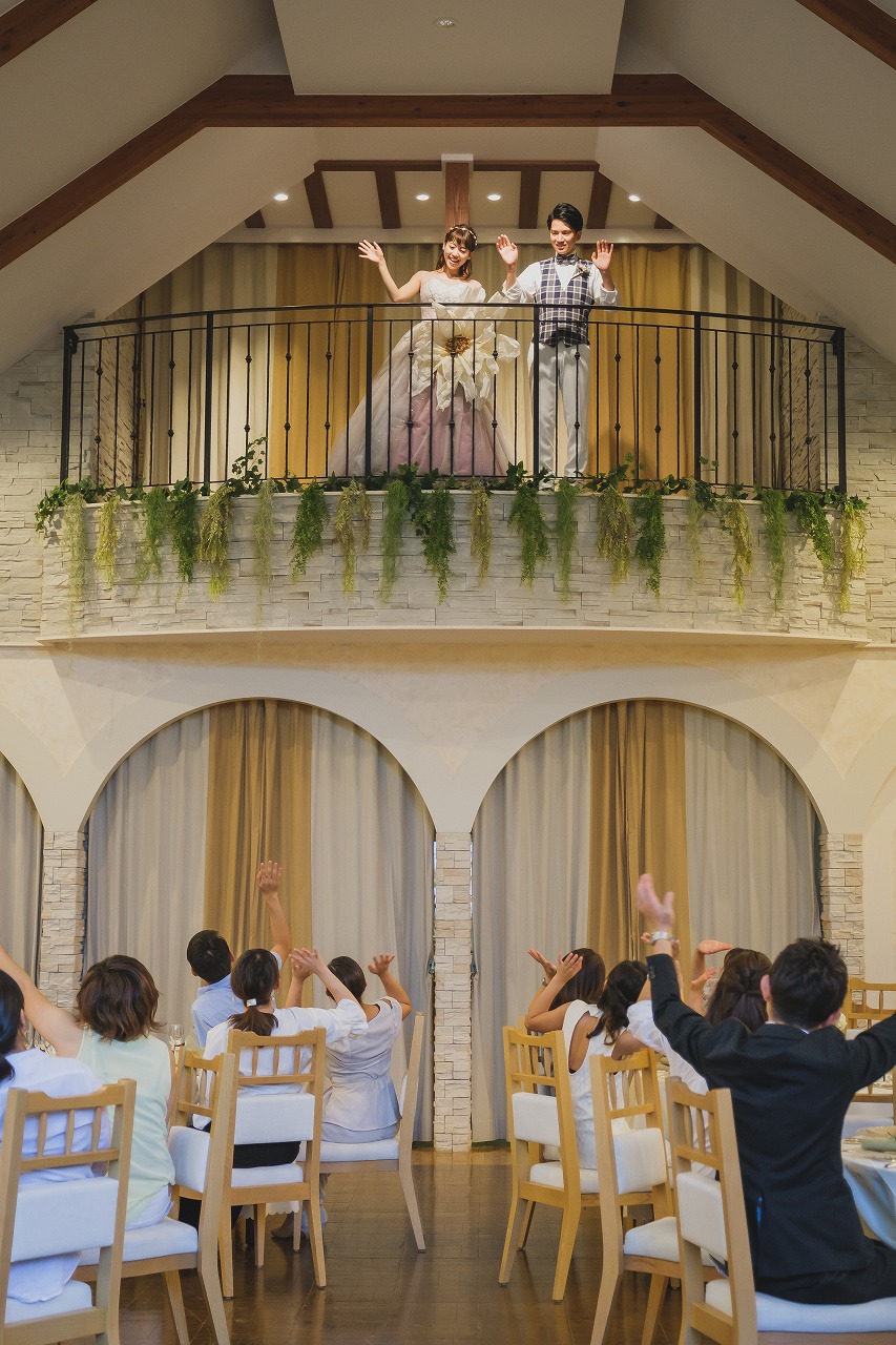 バルコニーから入場