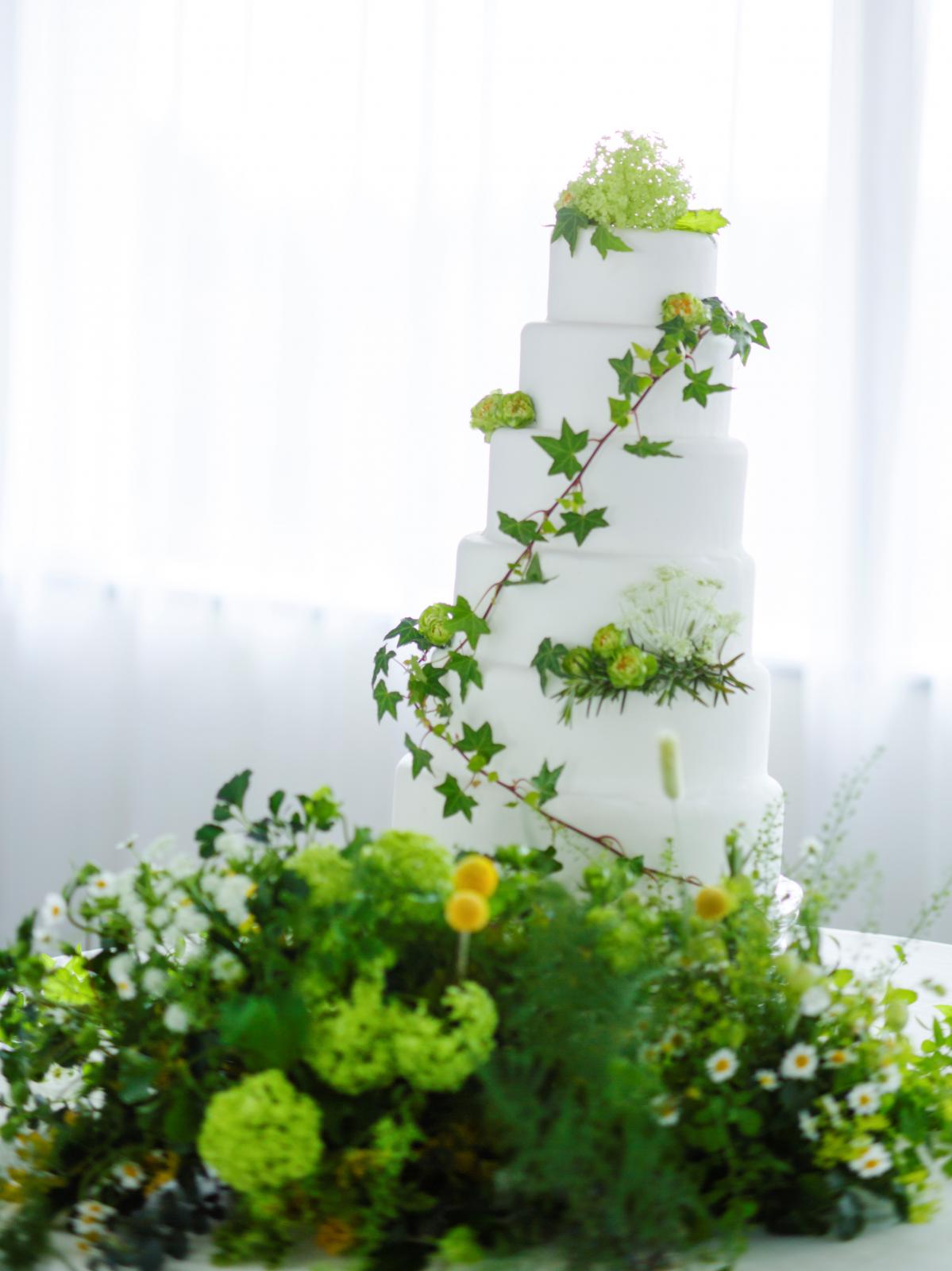 実は模造の入刀ケーキ♪