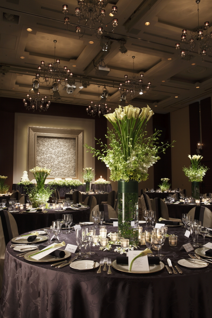 お二人らしいメインテーブルにコーディネートが可能