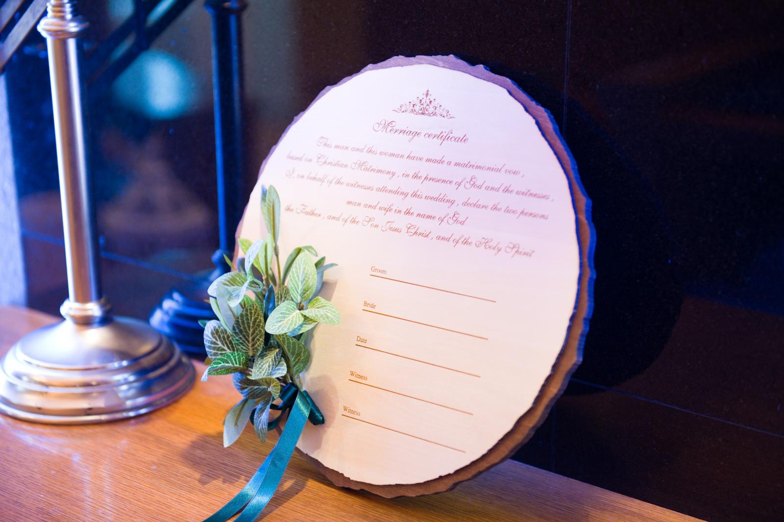 切り株結婚証明書も人気です♪