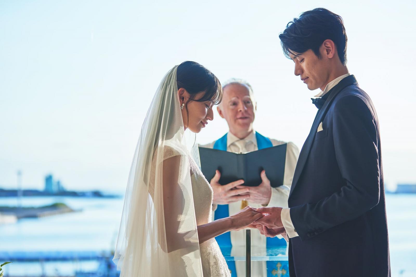ゲストに見守られて交わす夫婦の誓い