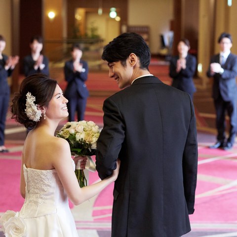 最高の日は最高のおもてなしで。全ての人に心を込めて。ホテルの本物のホスピタリティに心震える瞬間を。