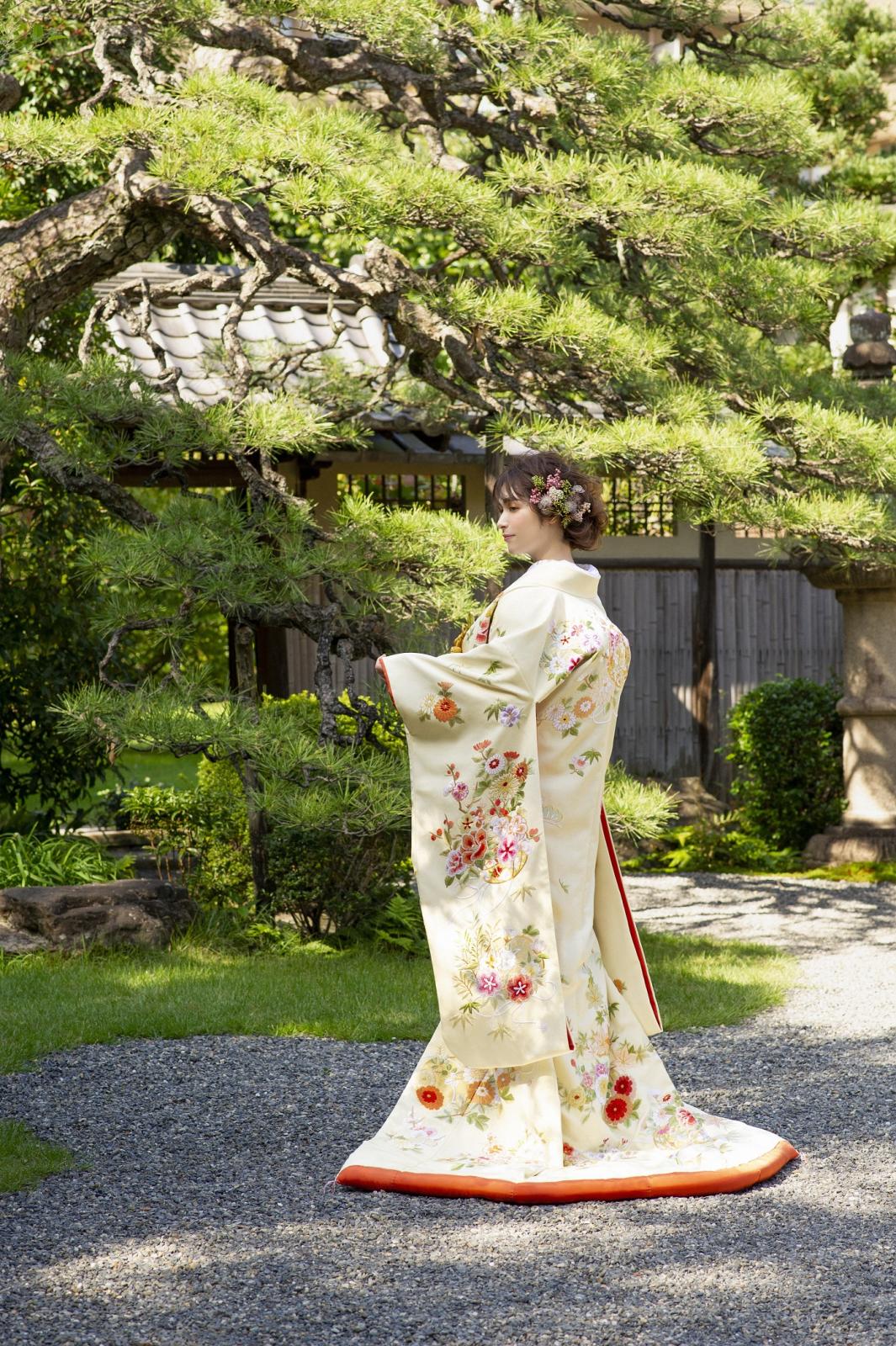 京都に本社を置く高見衣裳室ならでは！お着物の質やデザインは一級品！