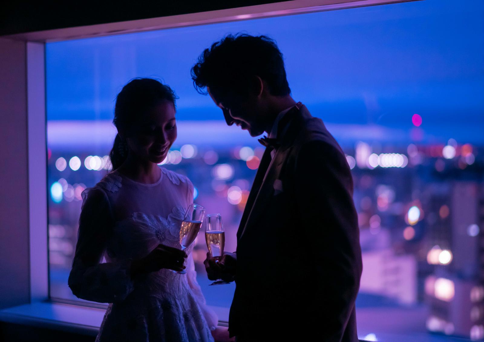心ときめく夜景とともに、おふたりだけの静かな時間を。ホテルで過ごす特別な夜が、思い出をより深く。