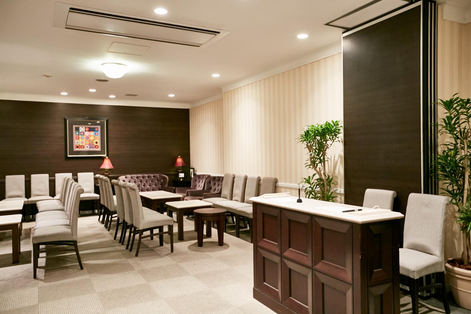 親族控室は両家親族がゆっくり過ごすのに十分な広さをご用意