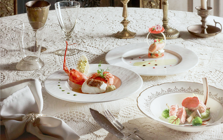 本格的なフレンチを、皆様の口に合うように<br />
選び抜いた食材だからこそ、シンプルに丁寧に全ての方が笑顔になれるお料理をご提案致します。<br />
すべての方が笑顔になれるウエディングキュイジーヌをご提案します。