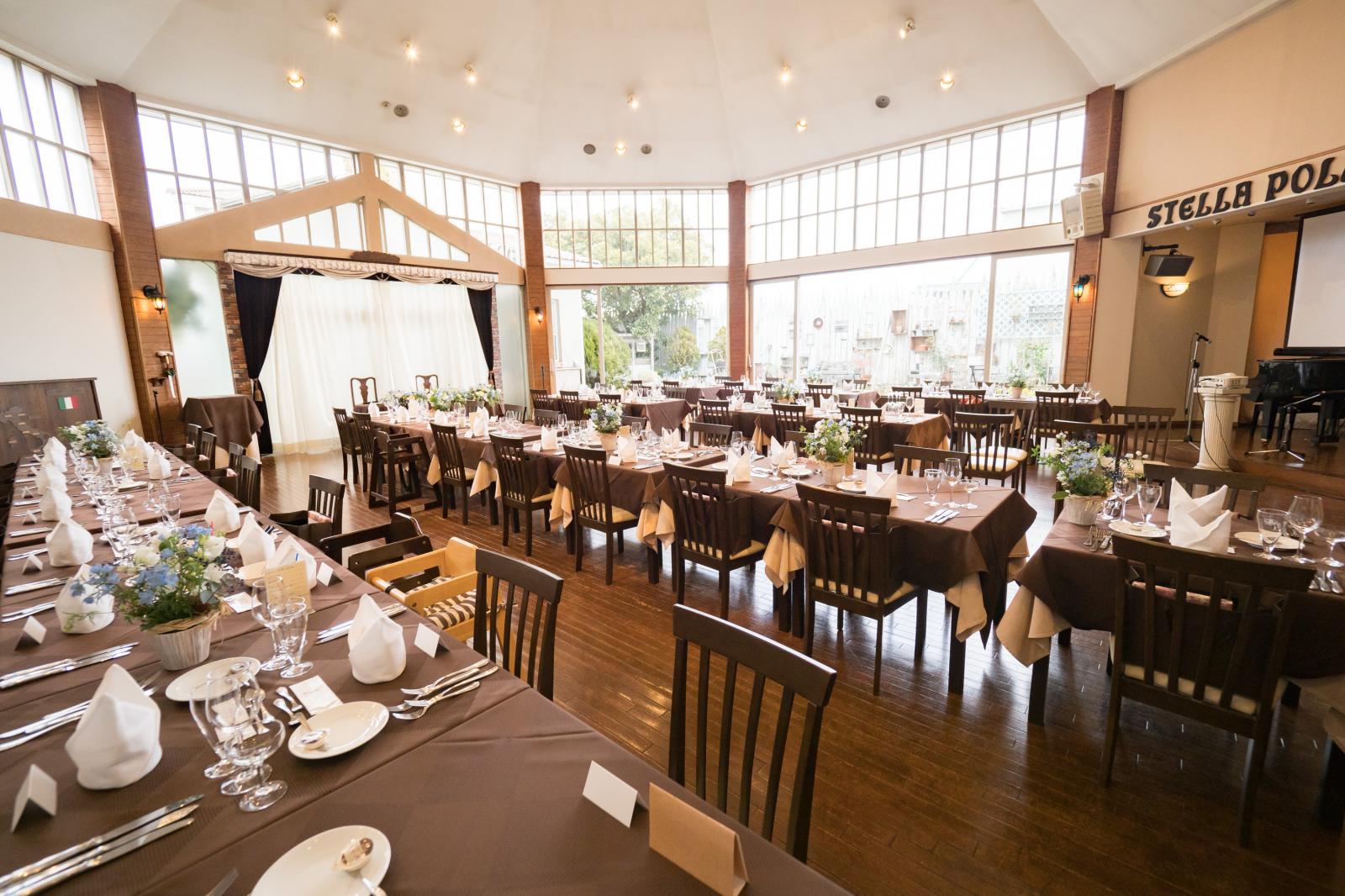 披露宴会場「トラットリア」