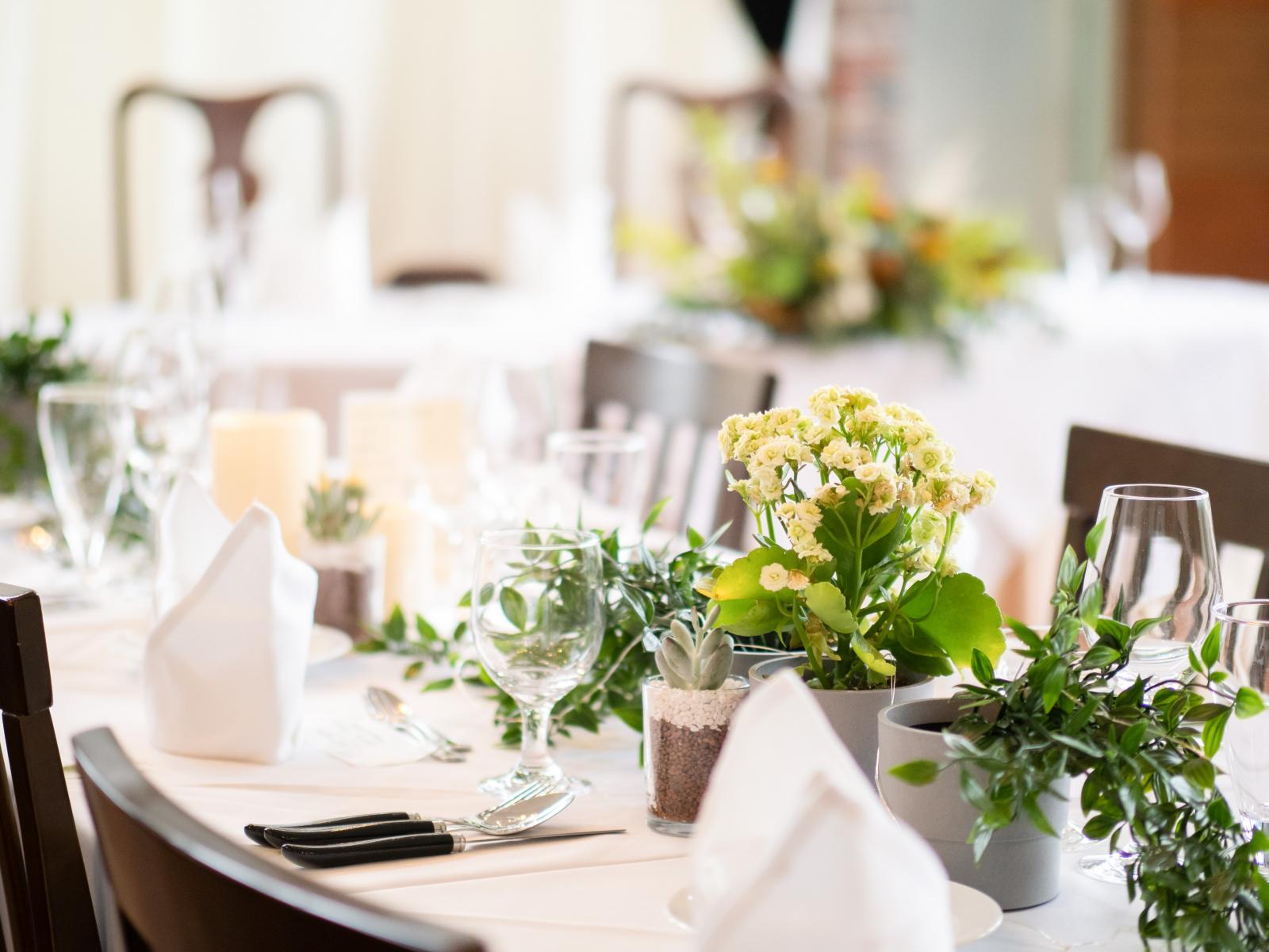 披露宴会場「トラットリア」