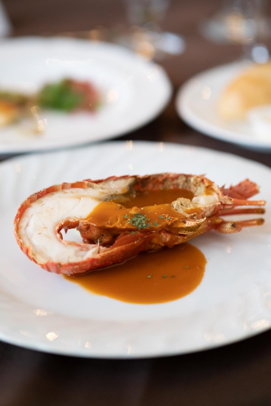 伊勢海老のオーブン焼き　アメリケーヌソース