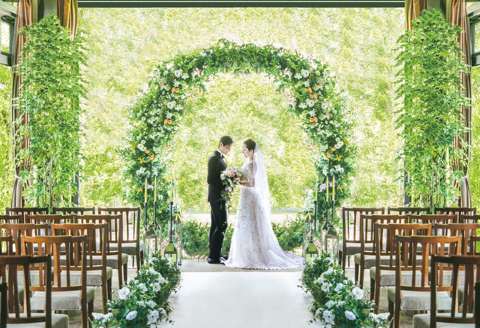 ホテルとは思えない開放感と緑溢れる空間も