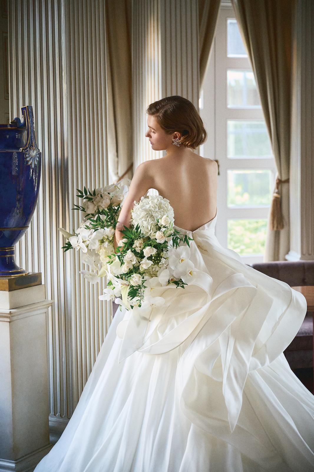 世界中の最旬人気ブランドからセレクトしたウェディングドレス。運命の一着に出会える