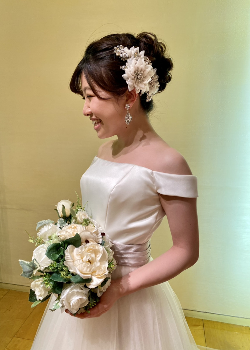 王道からシンプルまで多彩なドレスを取り揃えております。