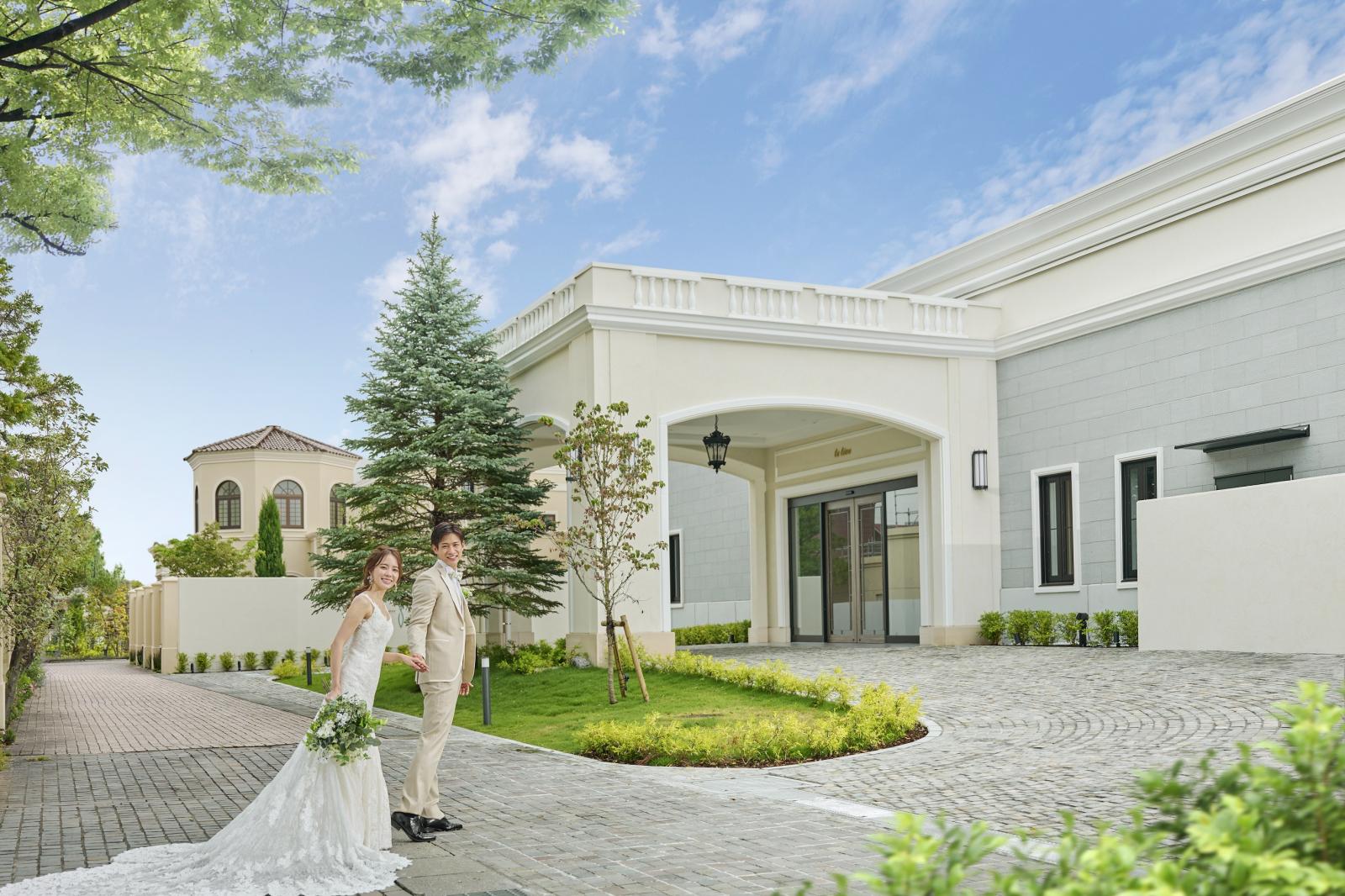 ゲストをはじめに迎えるレセプション棟Le lien～ルリアン～。挙式当日は、おふたりと大切なゲストだけで過ごせる完全貸し切りのプライベート空間。