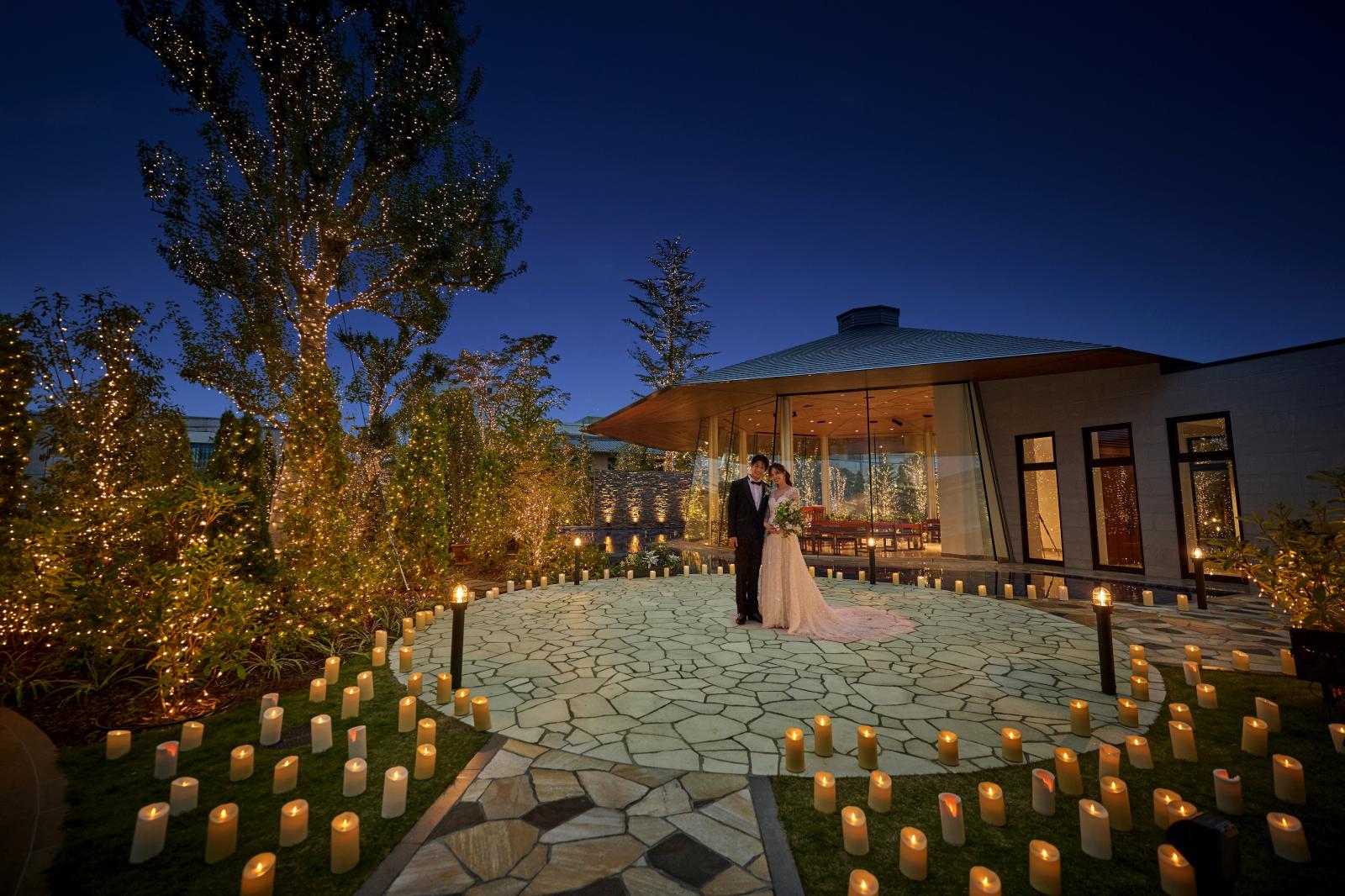 夜のガーデンは大人ラグジュアリーな空間に。