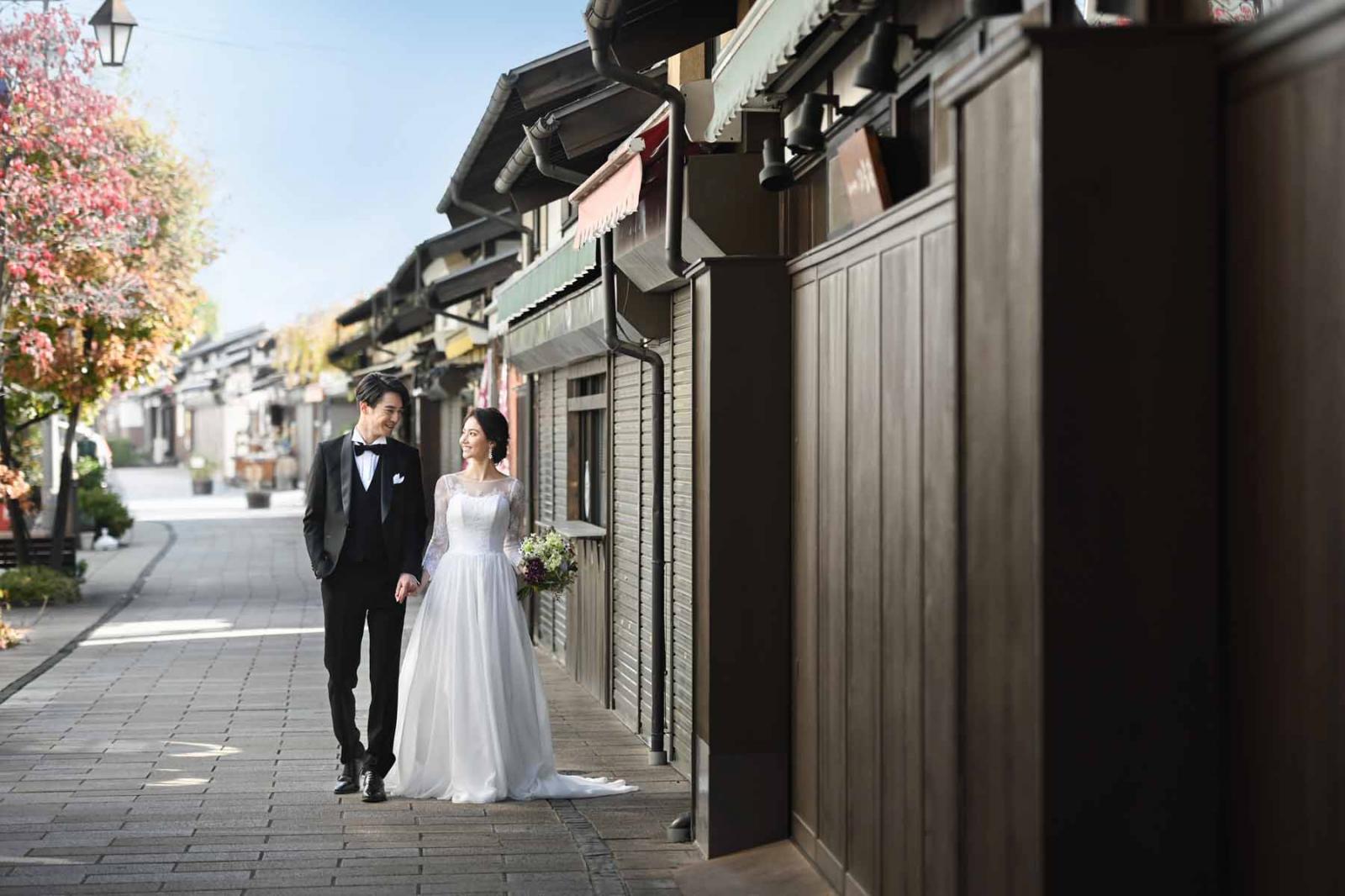 本殿周りや縄手通りなど、和装に似合う街並みが残る