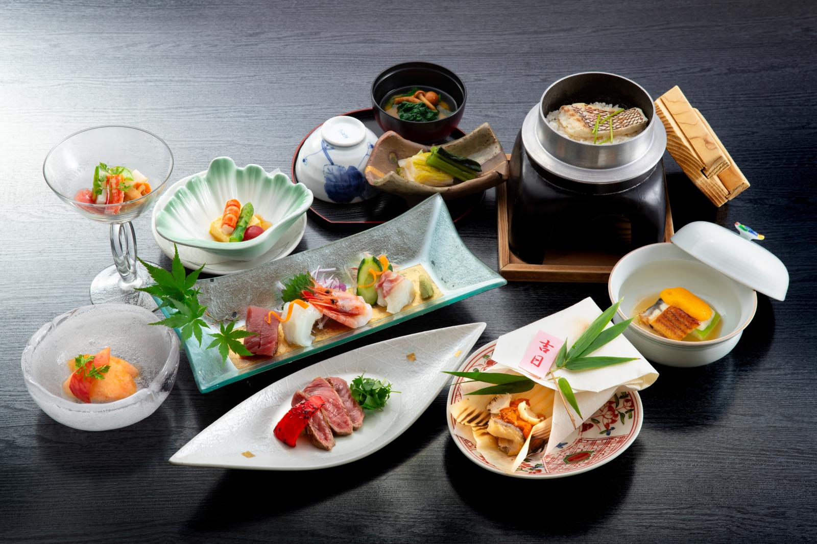 旬の食材をふんだんに使用した婚礼会席料理