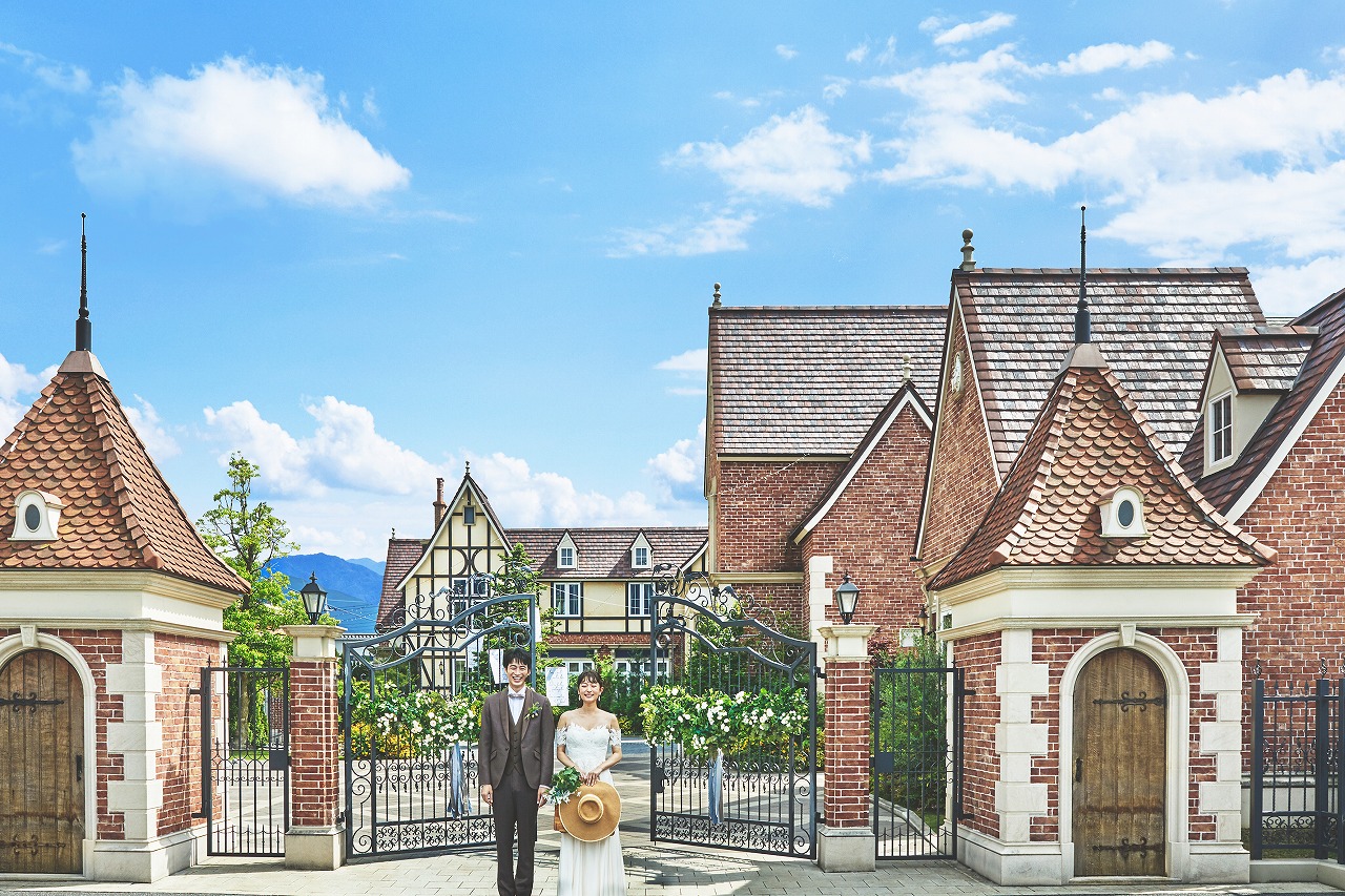 豊かな自然が訪れた人々を出迎え、特別な一日を美しく彩ってくれる