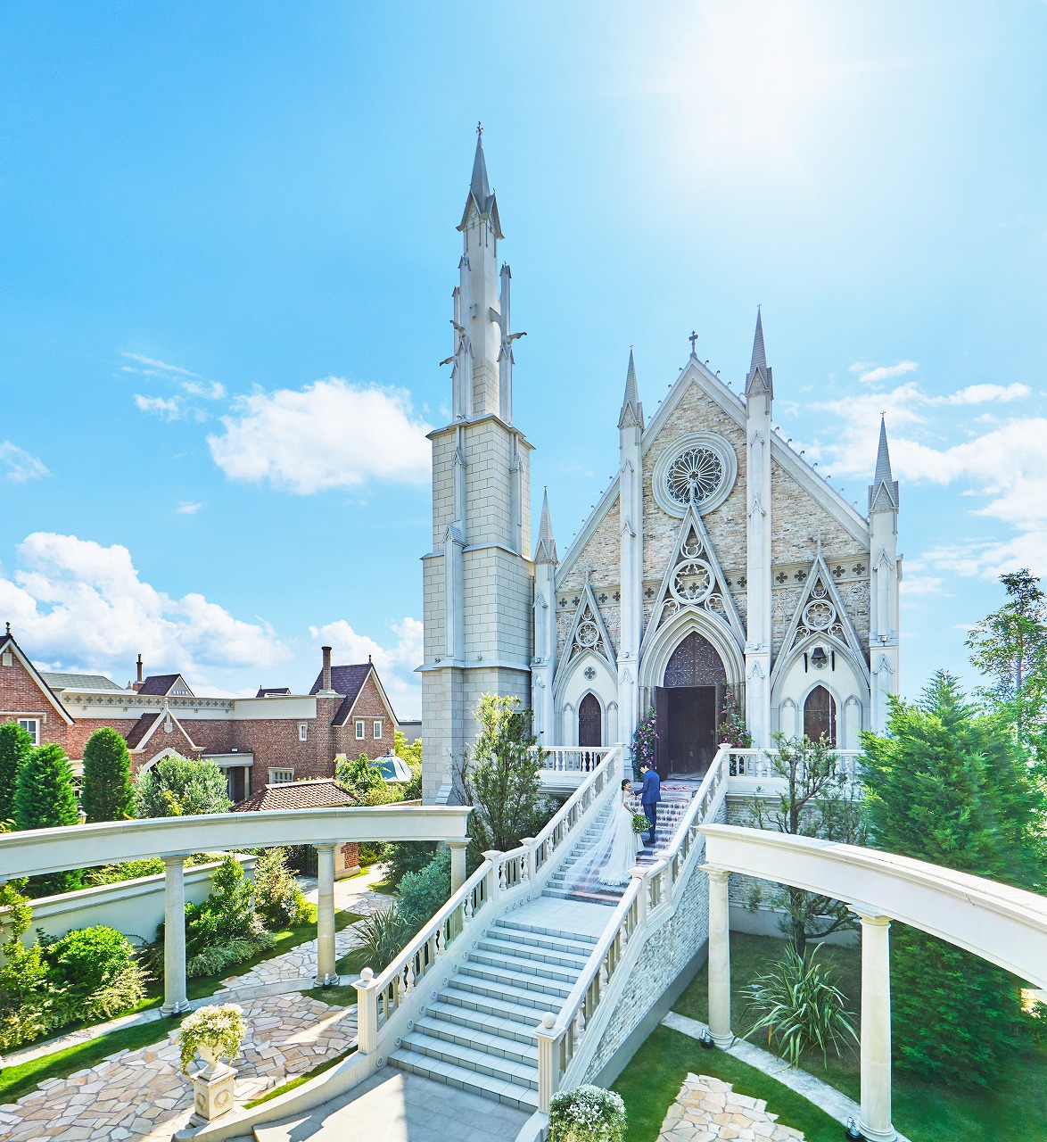 圧倒的なスケールを誇る白亜の大聖堂