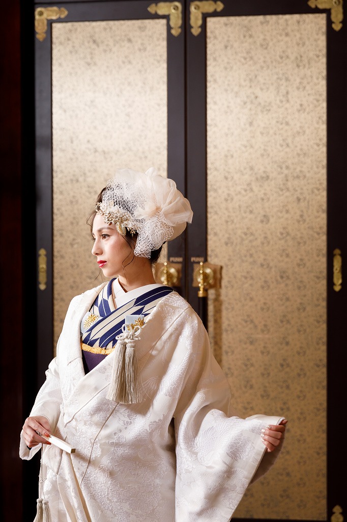 日本の伝統美を感じさせる華やかな和装