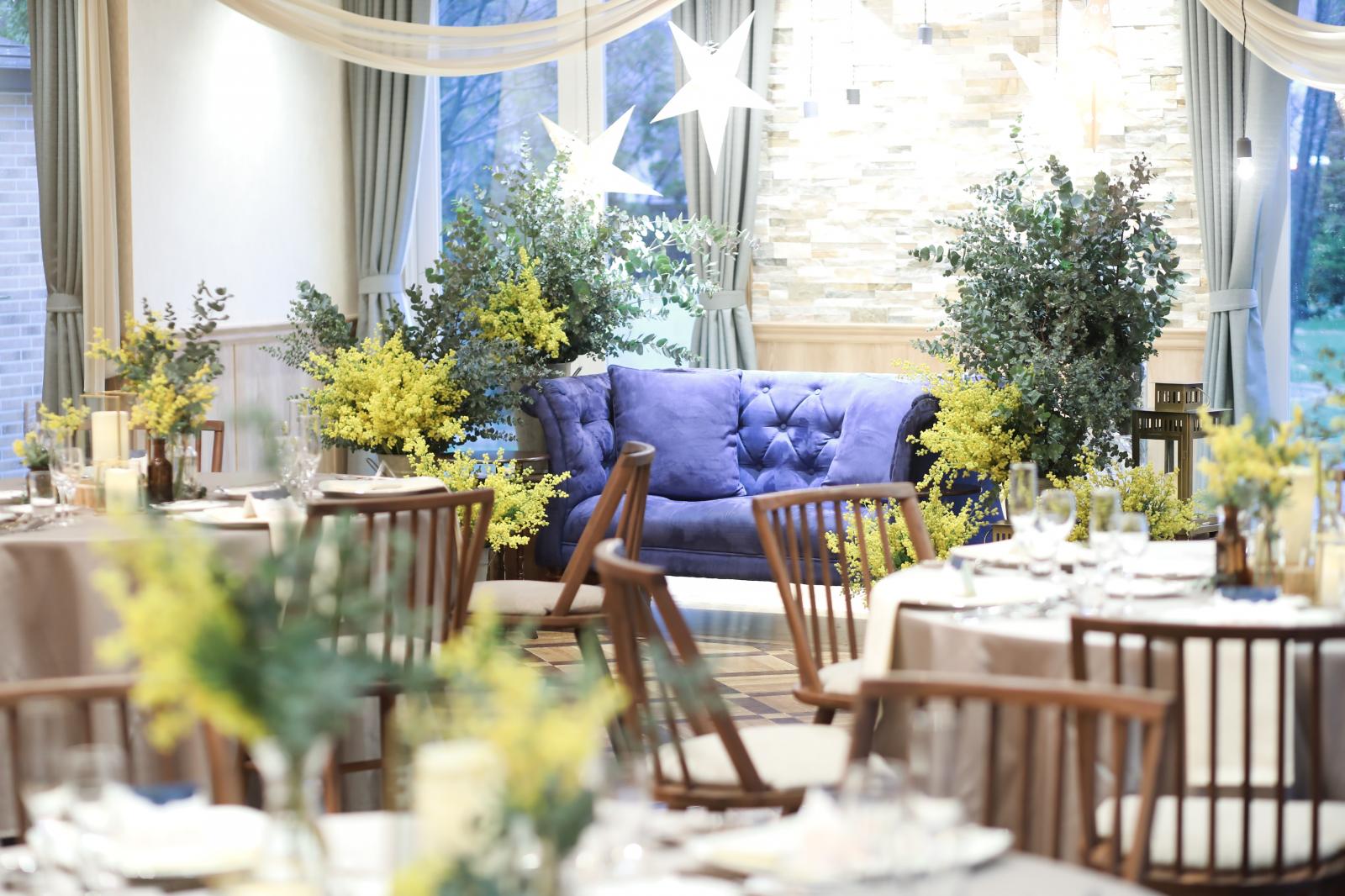 ミモザをメインに星空をイメージしたコーディネート