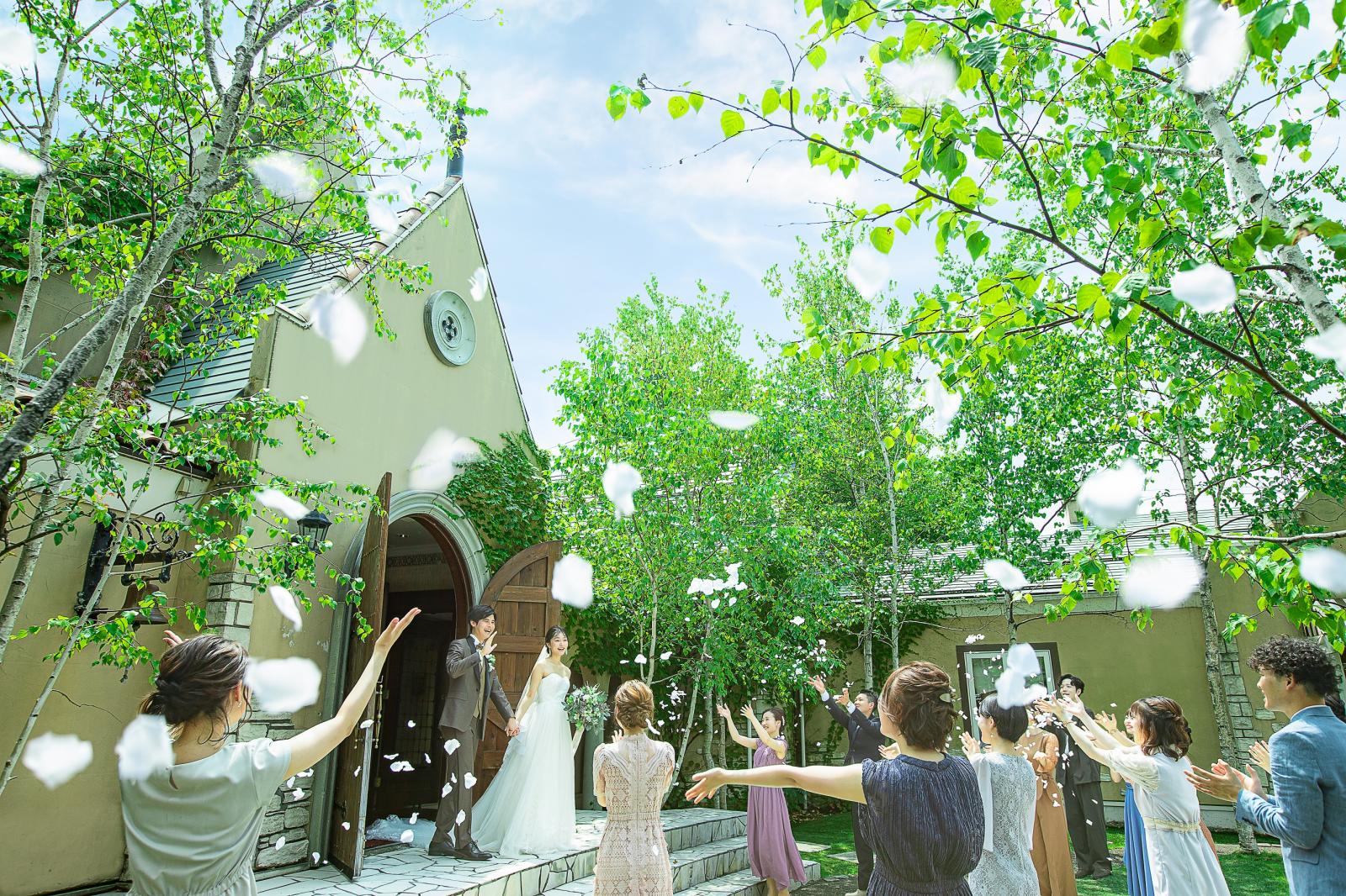 アフターセレモニーはフラワーシャワーが人気