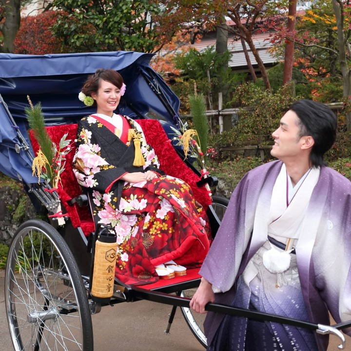 美しい日本庭園には人力車でのロケーションフォトも似合う