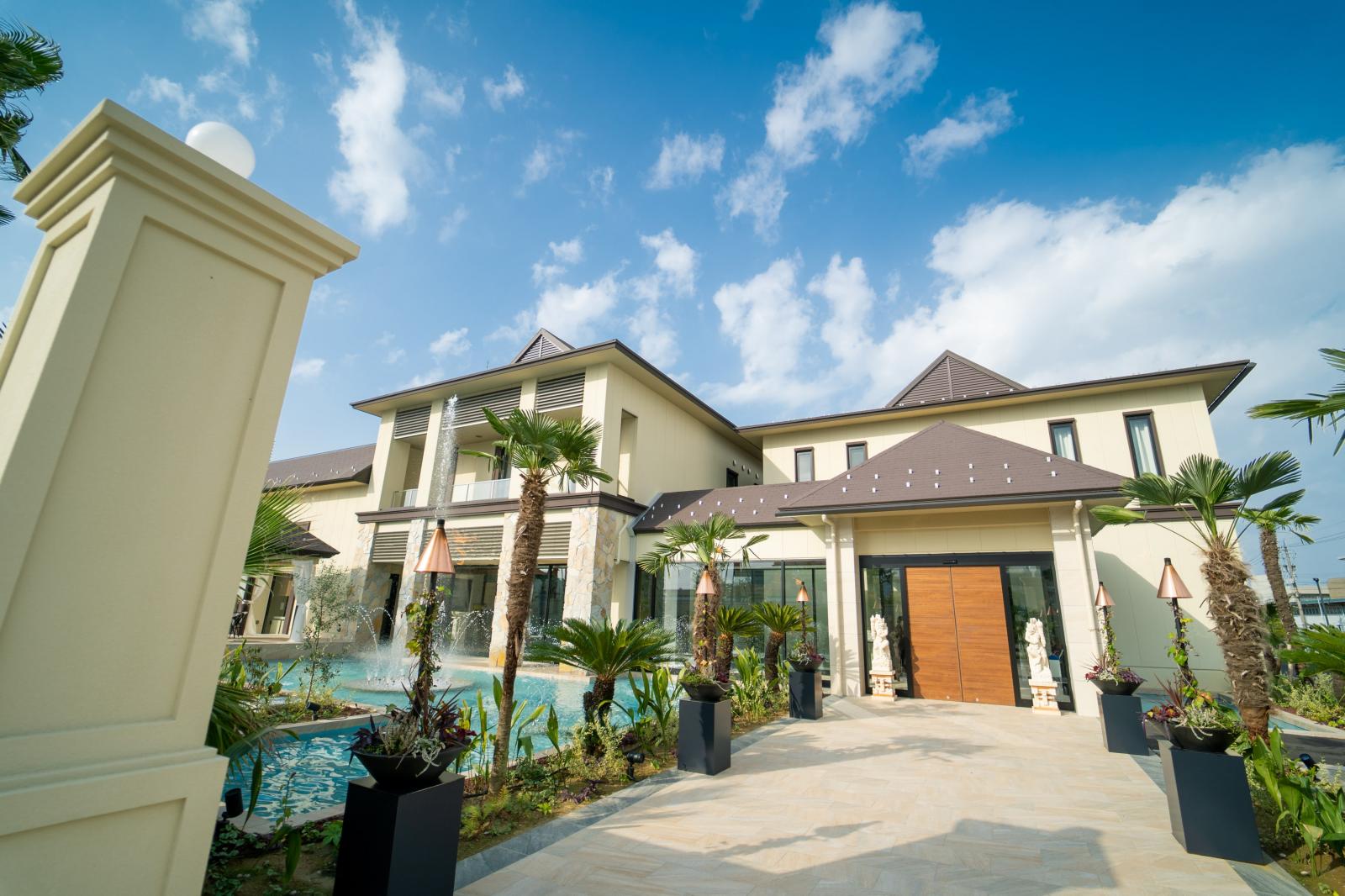 プライベート感を大切にした館内は、おふたりもゲストも周りを気にすることなくゆったりと過ごすことができる♪格調高い造りながらも、どこか落ち着きが感じられる新しい形のゲストハウスで大切なひと時を、、、