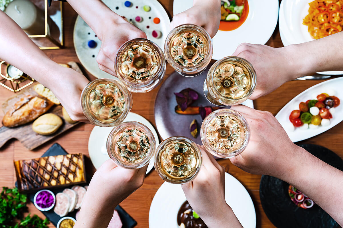 洗練された会場とシェフこだわりの料理で叶う格別のおもてなし