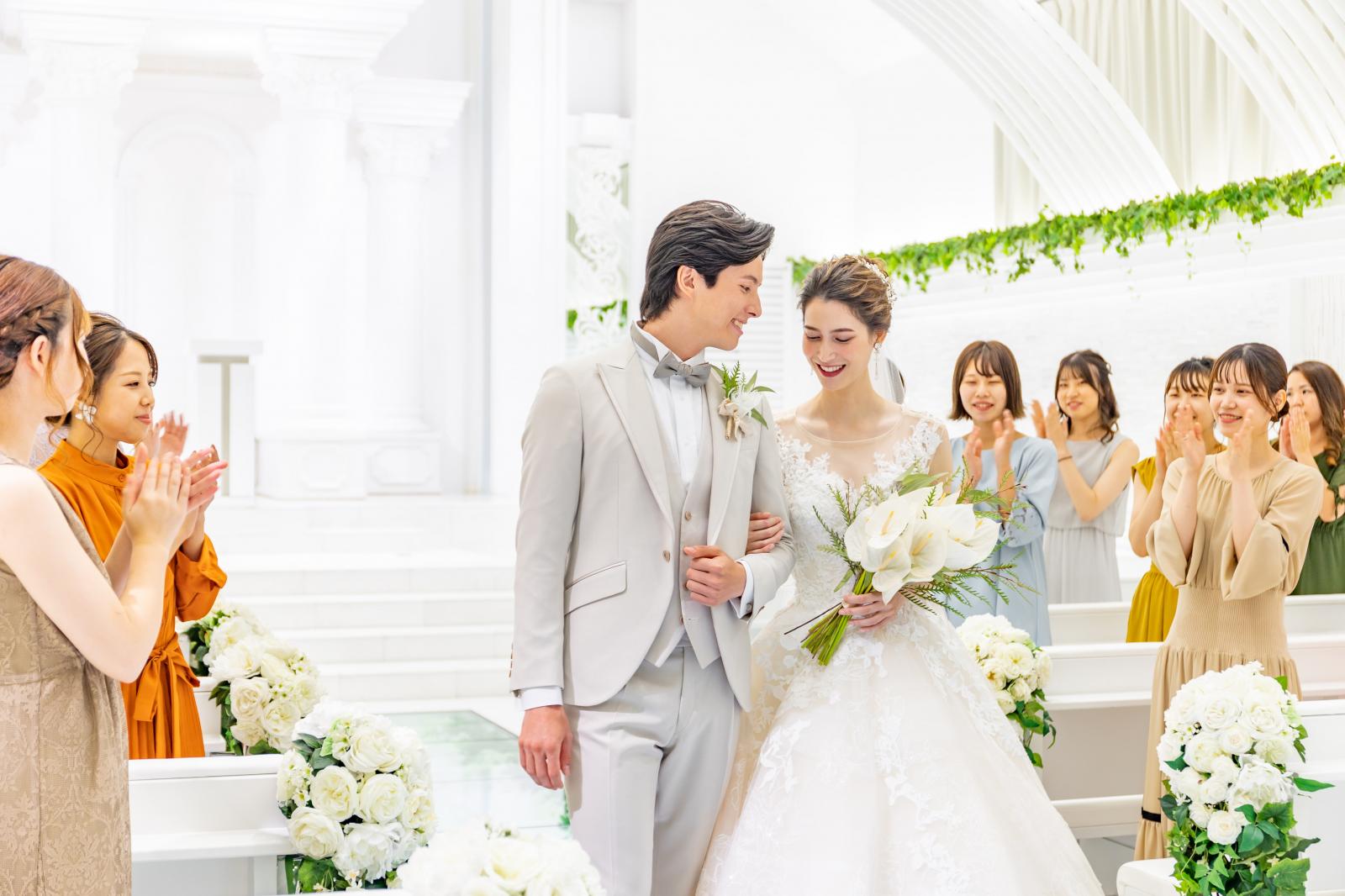 憧れる花嫁も多い純白のチャペルで新たな一歩を