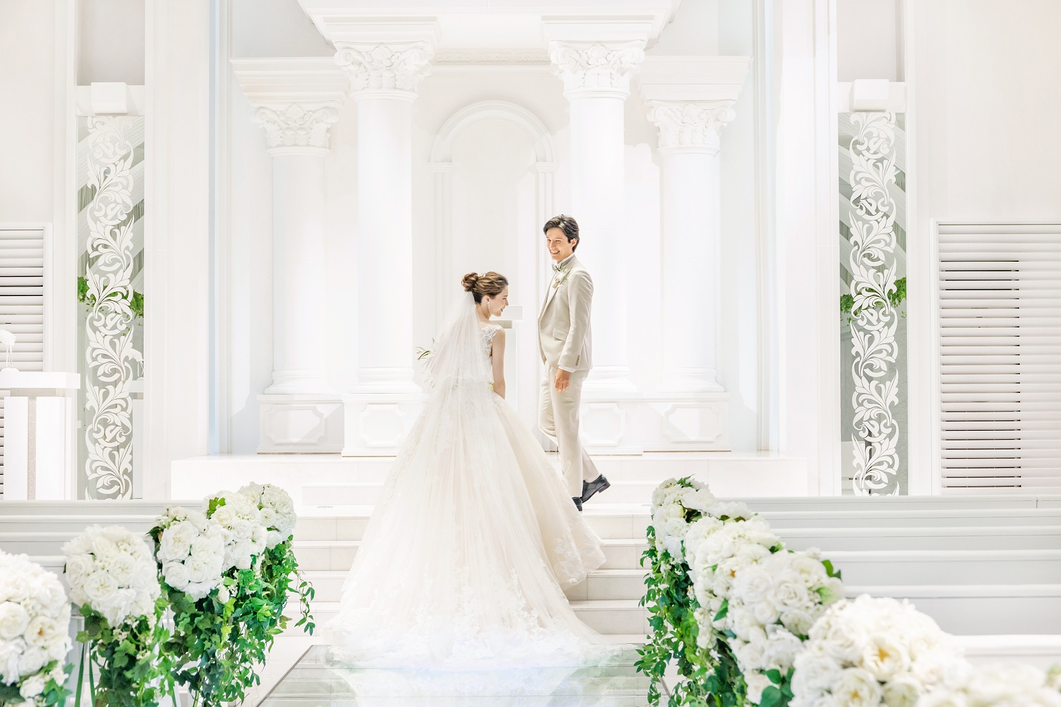 厳かなキリスト教式はもちろん、進行や音楽もおふたりらしさを大切にした自由な人前式も叶う