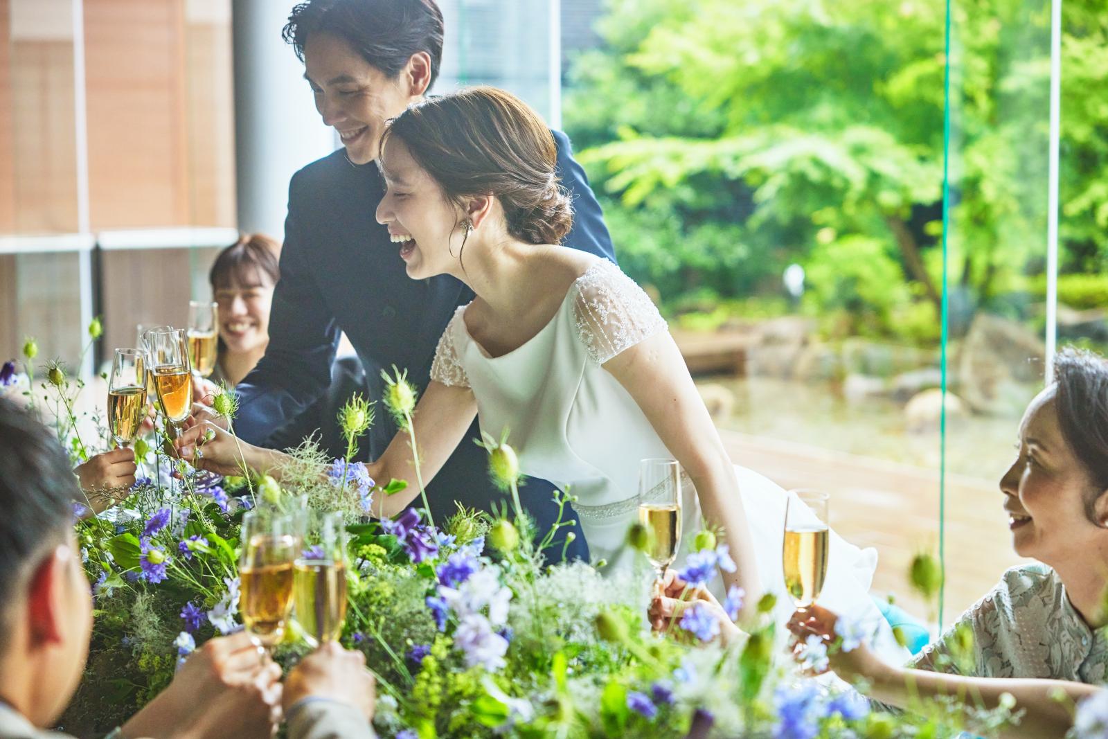 食事を囲みながらゲストとゆっくり会話を楽しめる