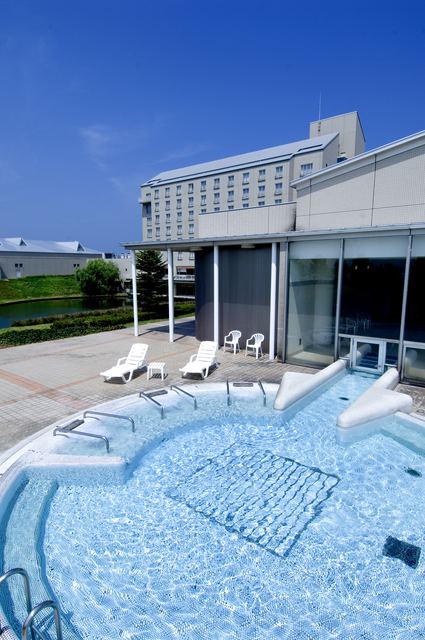 ご宿泊者は、プールも無料です。